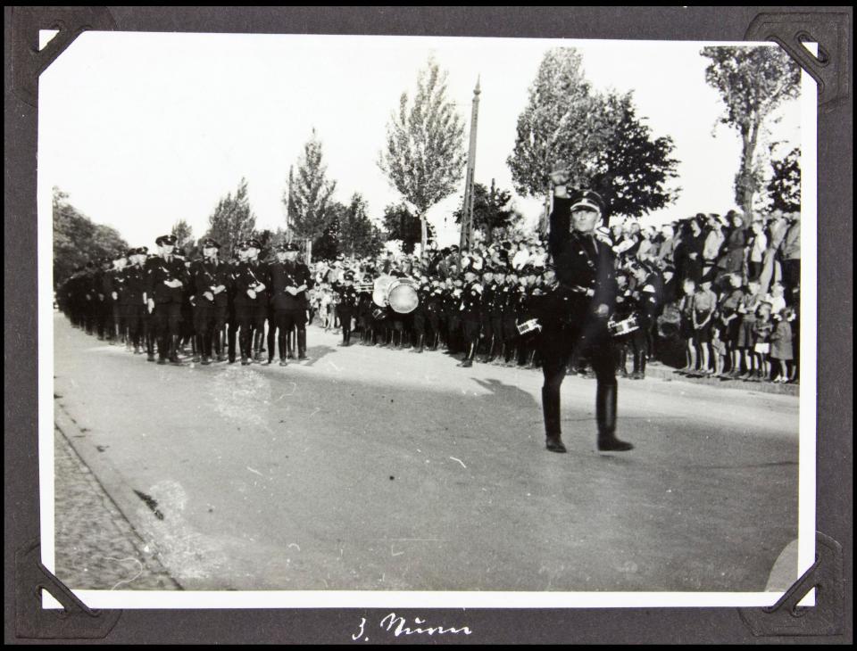  The pictures show the Nazi's early consolidation of power