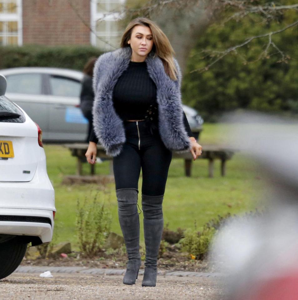  Walking towards her car, she appeared to be giving out some serious side eye