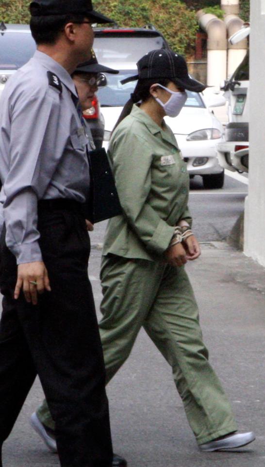  Won Jeong-hwa arrives at the Suwon District Court in Suwon, South Korea, in 2008