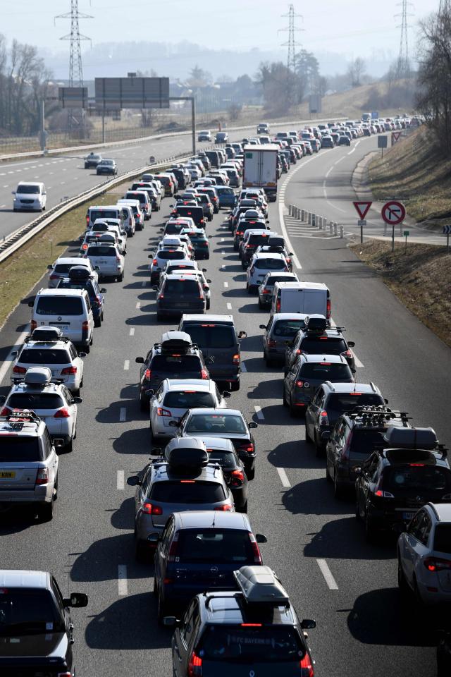  Drivers spend 32 hours a year stuck in peak-time traffic jams in the UK