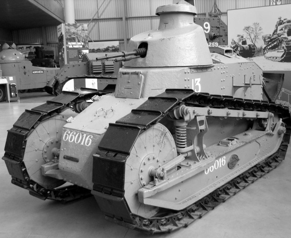  A number of different FT-17 variants were built, including this char mitrailleuse model armed with 8mm Hotchkiss machine gun