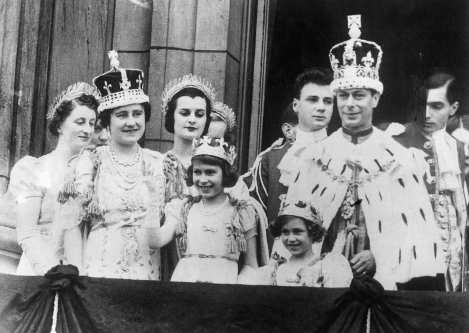  The British Royal Family appearing on the Buckingham Palace balcony and greeting the crowd after the coronation of George VI. London, 12th May 1937