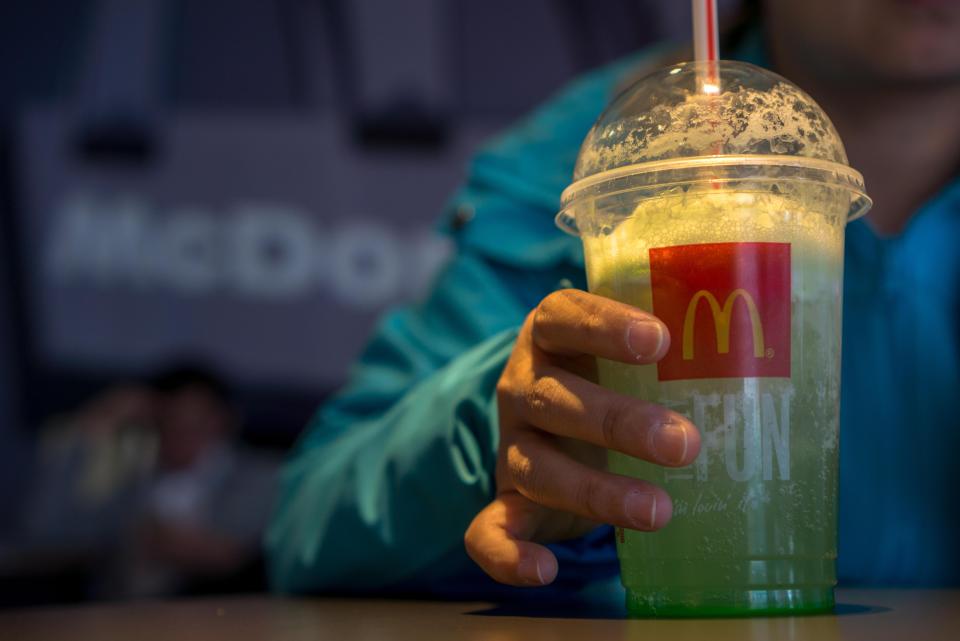  McDonald's is cutting the price of its soft drinks and hot beverages