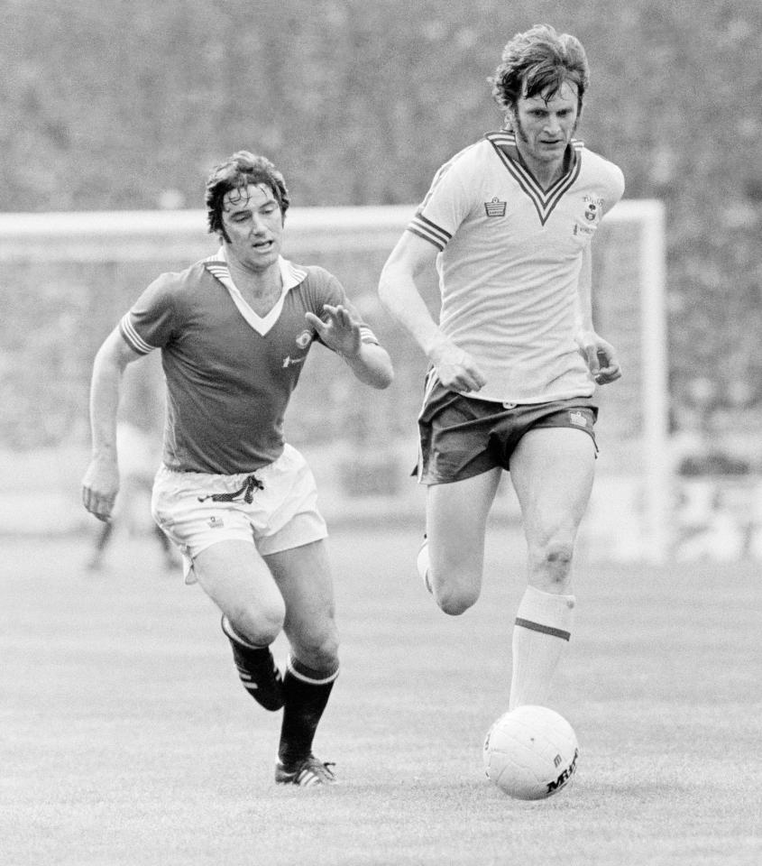  Channon (right) during the FA Cup final against Man Utd in 1976