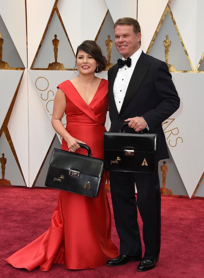  Martha Ruiz and Brian Cullinan who hand out the Oscars envelopes last week said a mistake was "so unlikely"