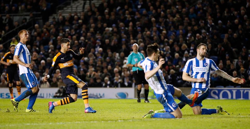  Ayoze Perez pounced in the last few minutes to grab a vital win for the away side