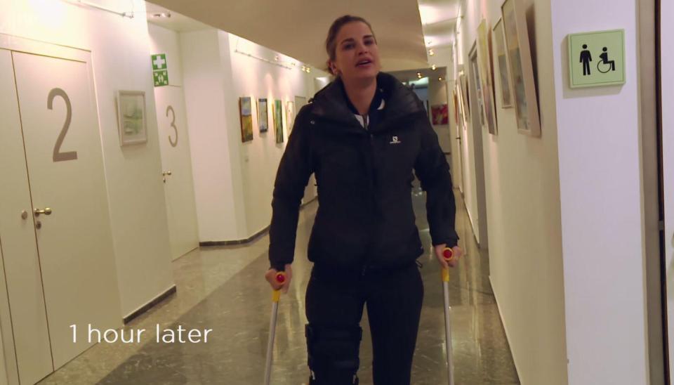  Vogue was shown in a video on crutches after her injury