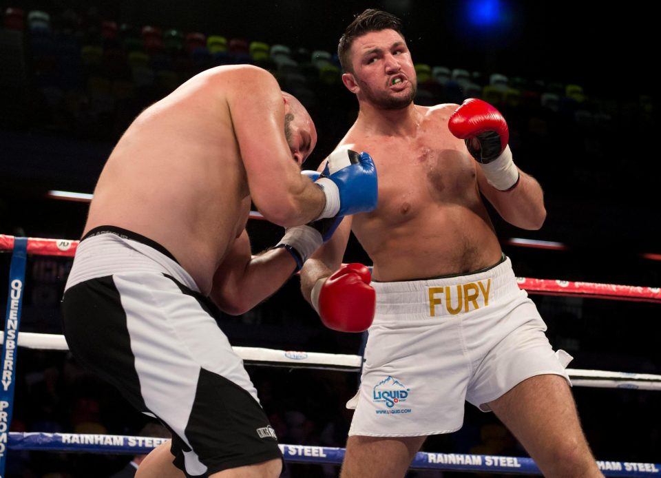  Hughie Fury will challenge for the title against Parker in New Zealand