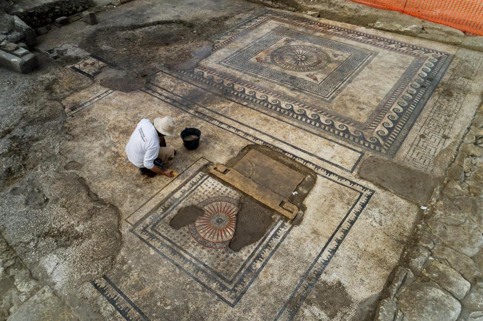  They found several mosaics and remnants of public buildings and houses