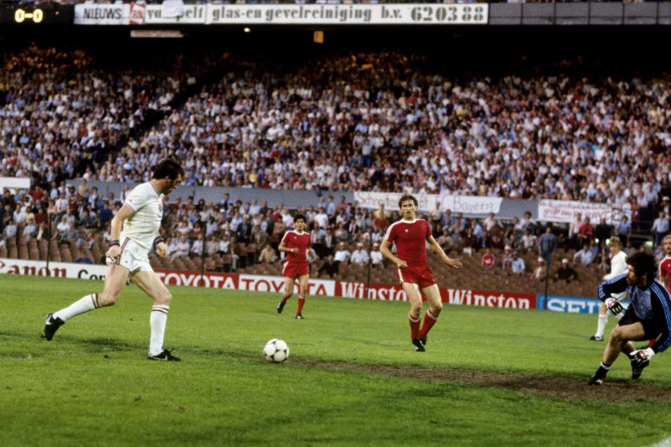  Peter Withe scores the most famous goal in Aston Villa history in 1982