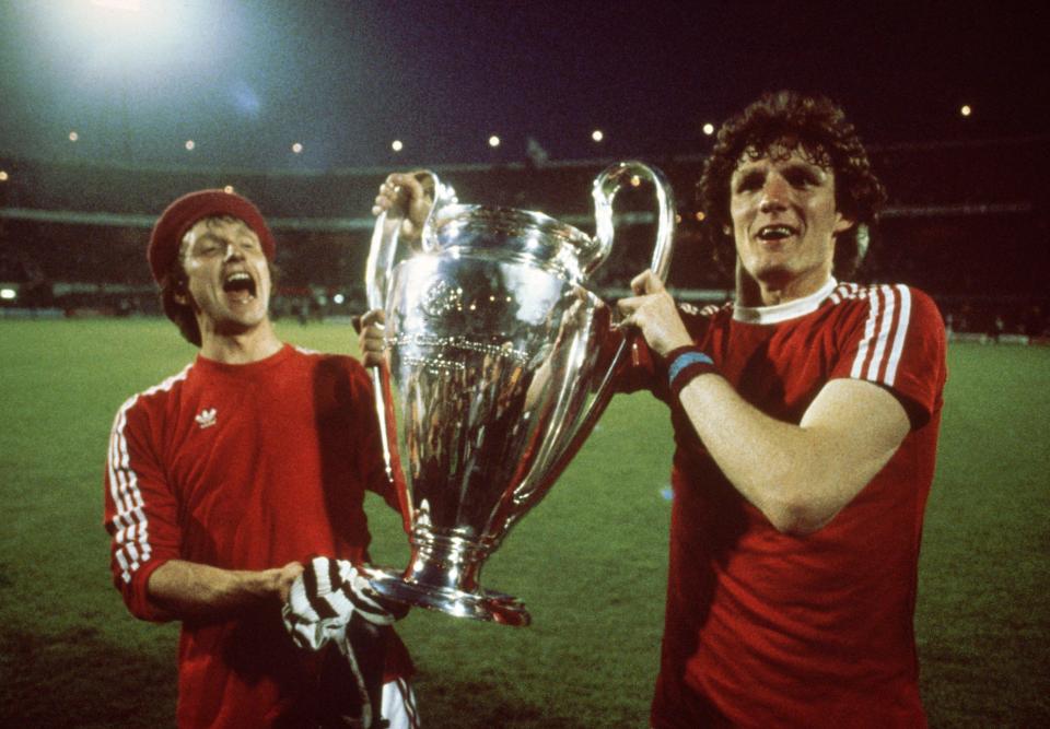  Tony Morely and Allan Evans celebrate with European Cup in 1982