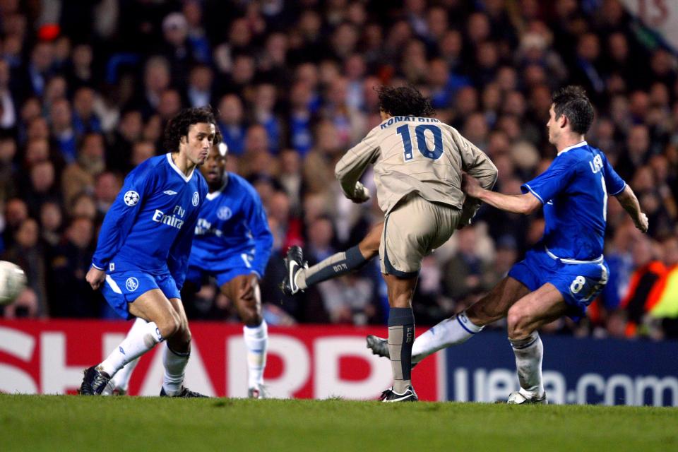  Ronaldinho scores his iconic goal at Stamford Bridge in 2005