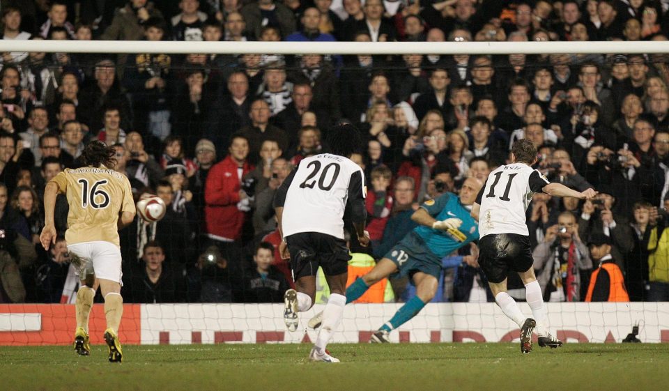  Zoltan Gera levels on aggregate against Juventus with a penalty