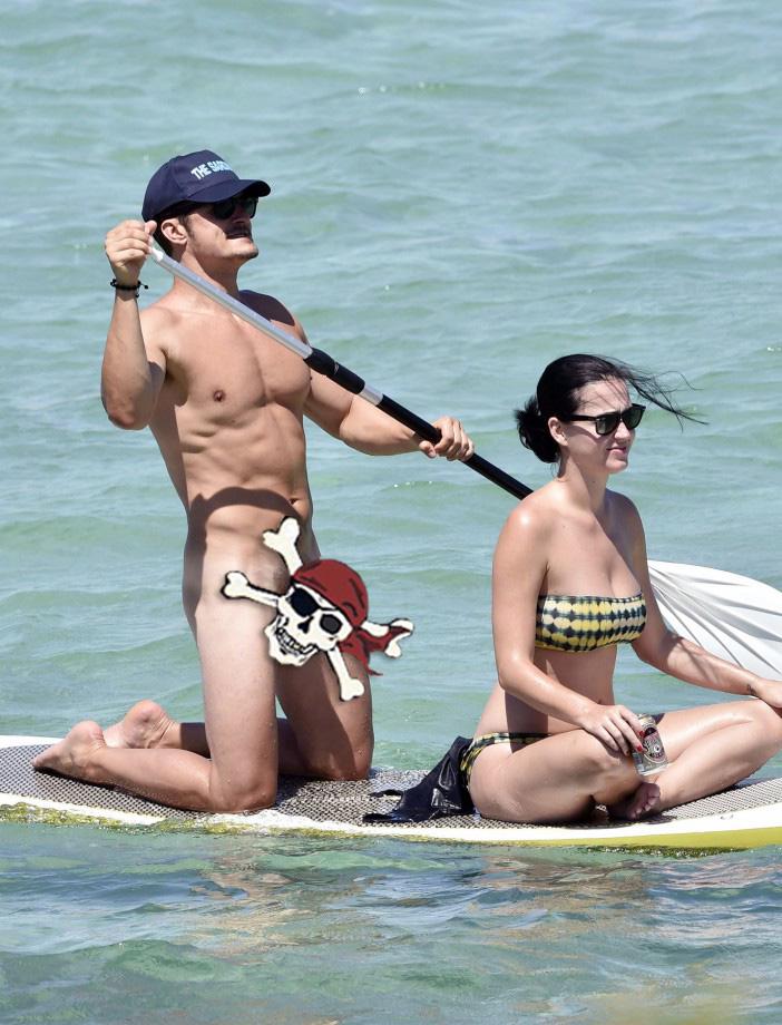  Katy and Orlando made headlines last September when the actor stripped naked as the couple went paddleboarding in Italy