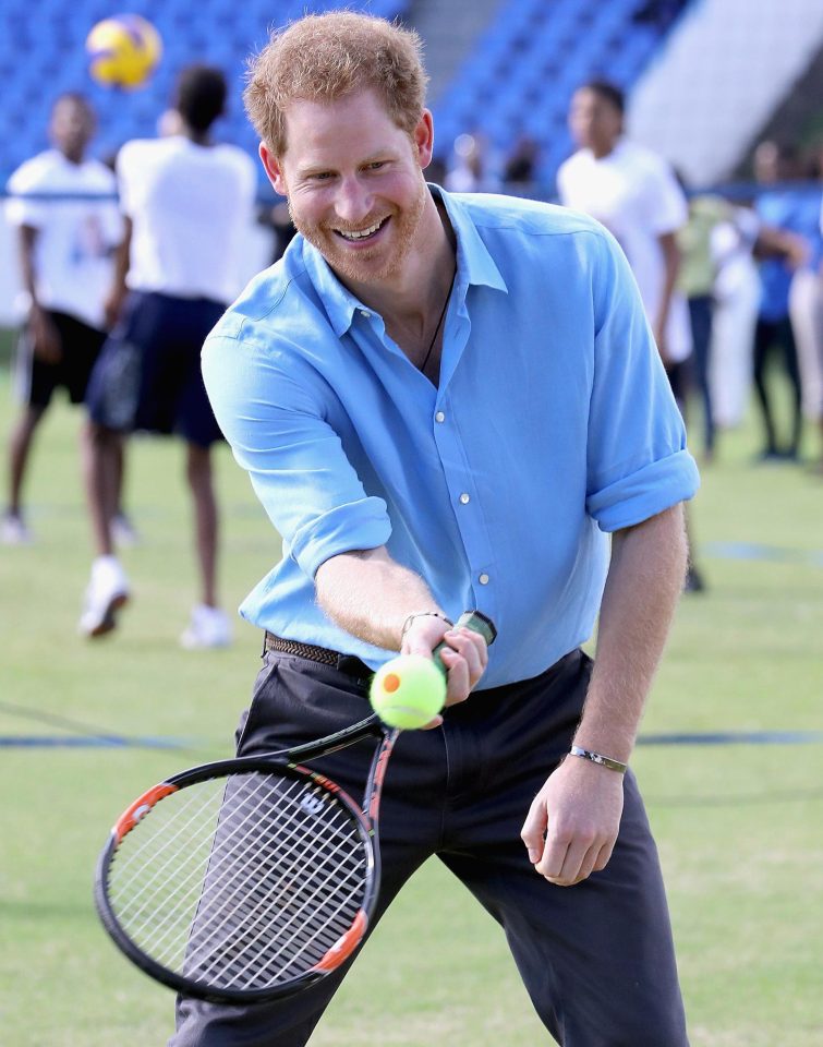  A glossy Italian magazine has published the pics of Prince Harry and Meghan