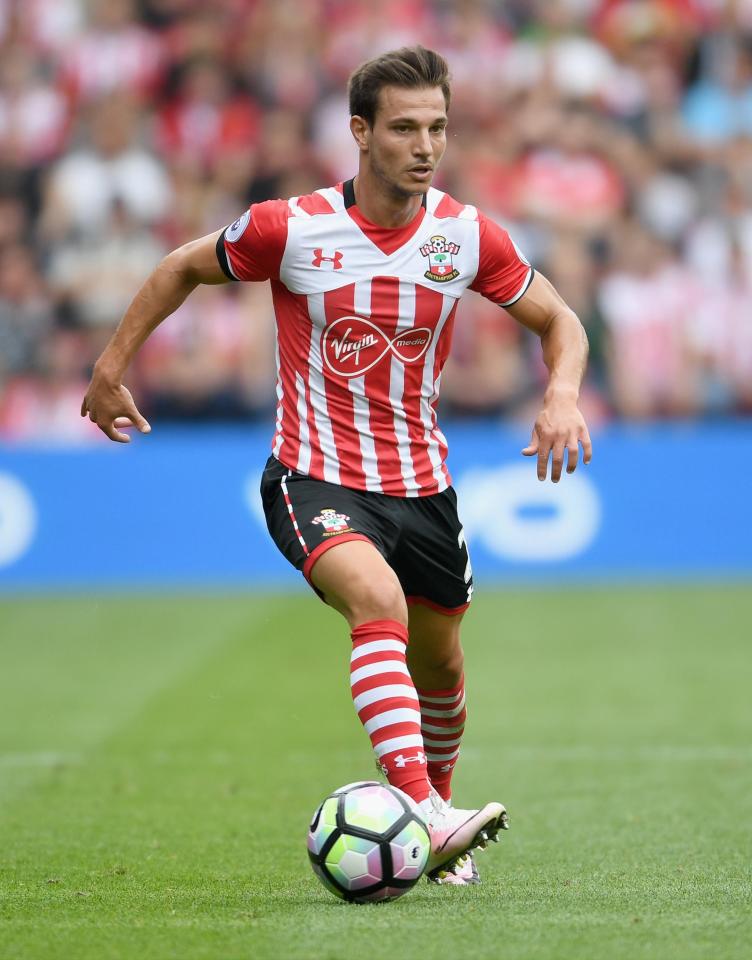  Barcelona are set to make a move for Southampton full-back Cedric Soares