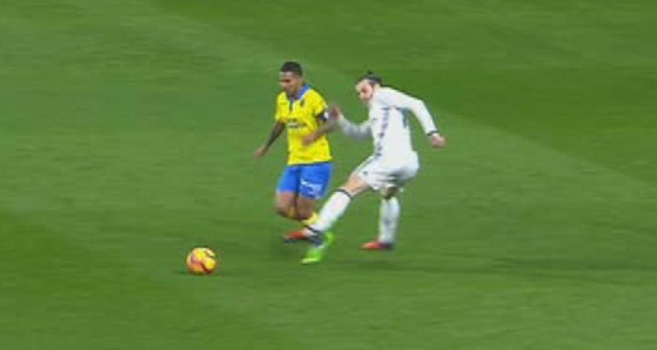  The Welshman tripped Jonathan Viera