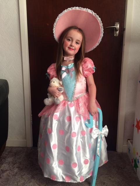  Matilda Skelton, 5, is dressed as Little Bo Peep