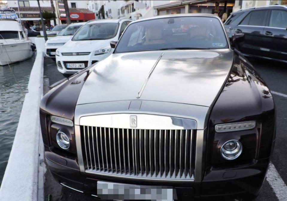  Humza filled in a V62 form claiming he was the lawful owner of the flashy Phantom Coupe