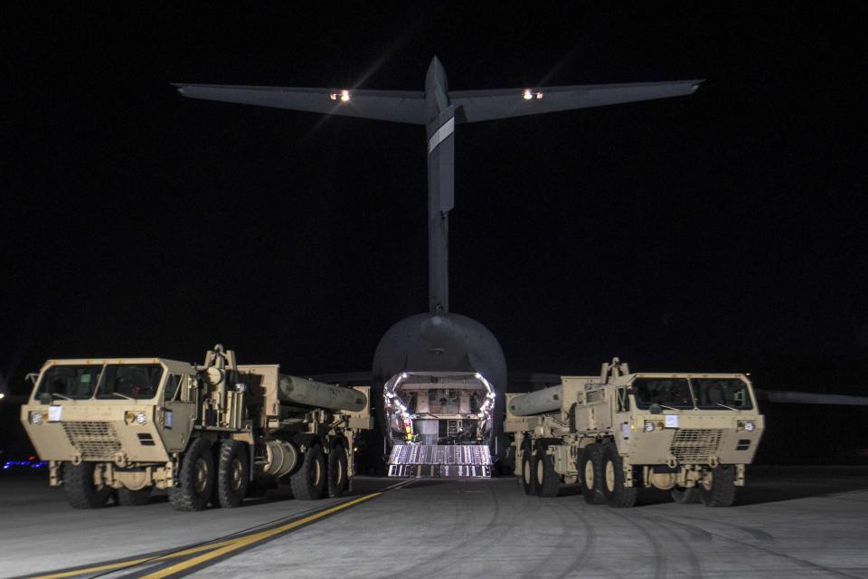  Trucks carrying US missile launchers arrive by plane in South Korea