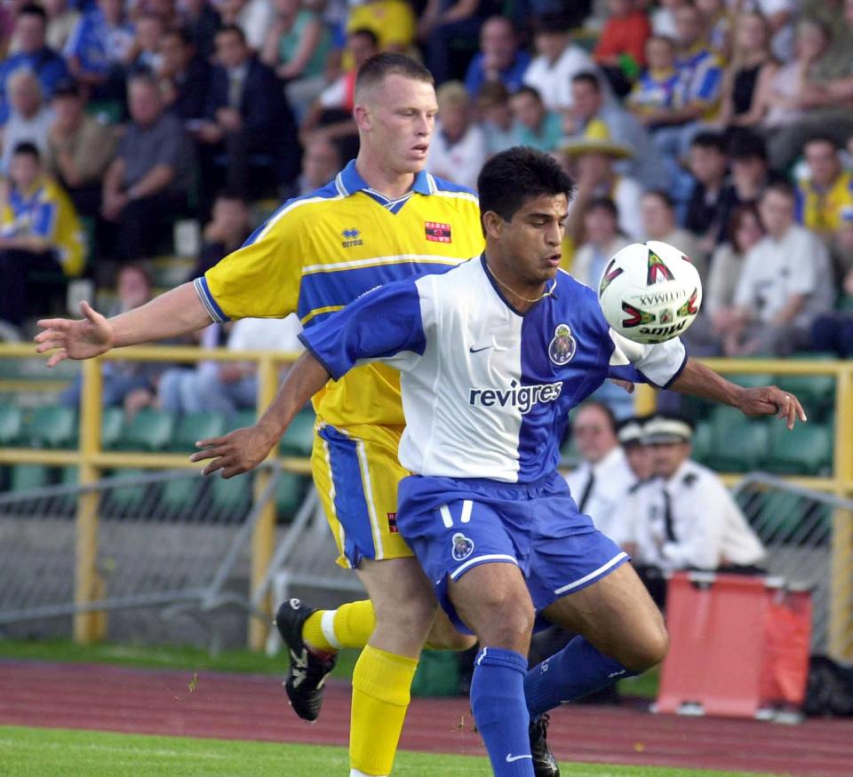  Barry Town pulled off an incredible 3-1 win against Porto back in 2001