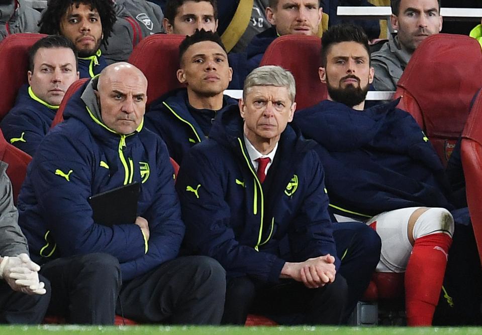  Arsene Wenger is under such intense pressure, it's hard to see him keeping hold of his job