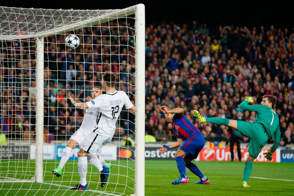  Luis Suarez rose highest to head Barcelona into a third-minute lead at the Nou Camp