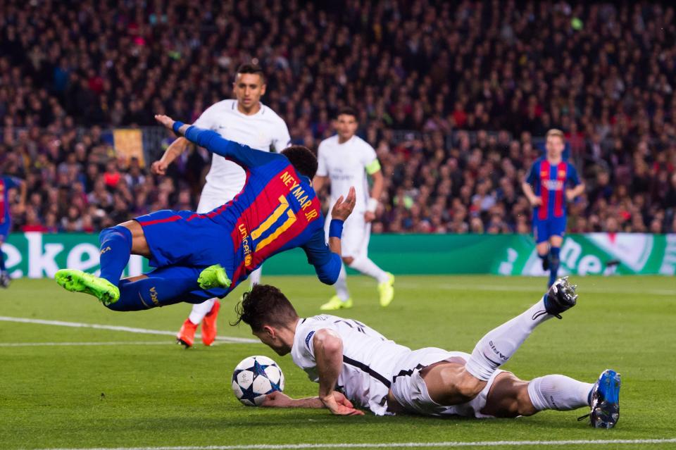  Neymar was brought down in the penalty area by Thomas Meunier just three minutes into the second period, and the Nou Camp began to get excited