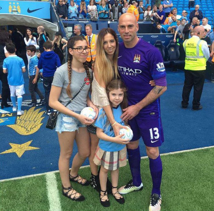  Willy Caballero with his family