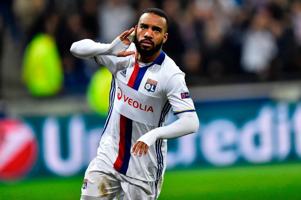  Alexandre Lacazette has reportedly verbally agreed to join Atletico Madrid