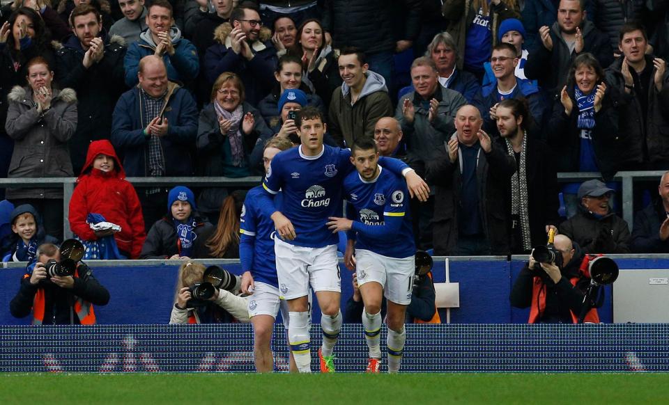  Tom Davies (left) is bringing the best out of Ross Barkley (centre)