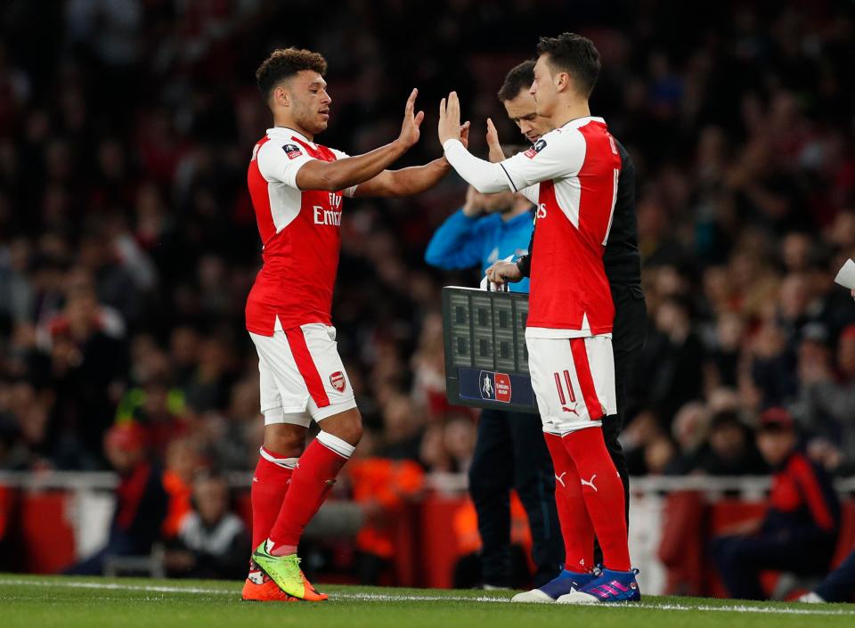  Mesut Ozil replaced Alex Oxlade-Chamberlain in the 27th minute against Lincoln