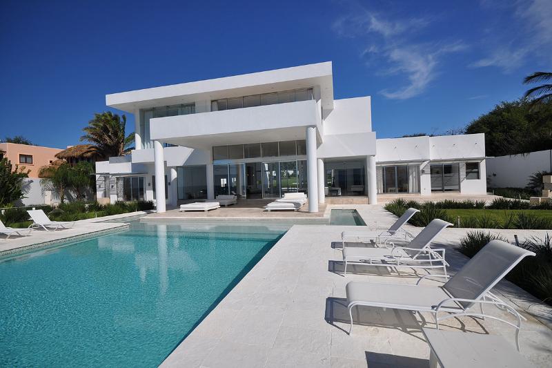 This mansion on the Riviera Nayarit featured in Bradley Cooper’s 2011 movie Limitless and the Matt Damon thriller Elysium