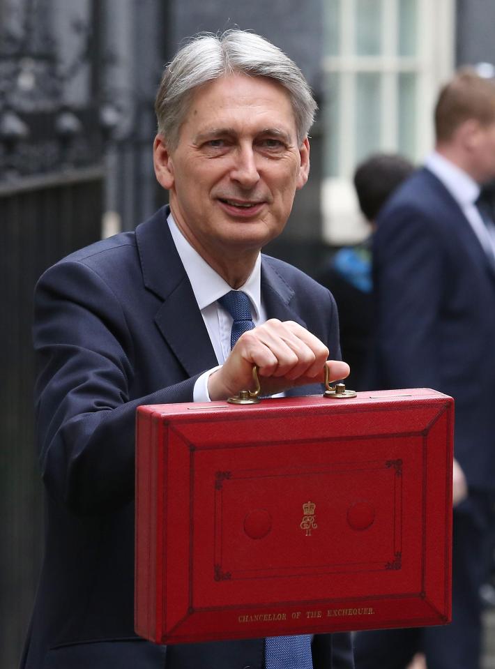  Chancellor Philip Hammond has been encouraged to offer motorist £2k to buy a greener car