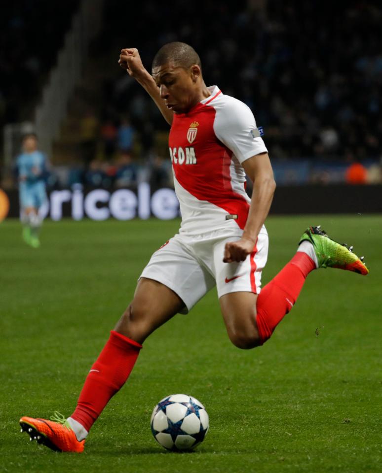  Monaco's Kylian Mbappe-Lottin in action