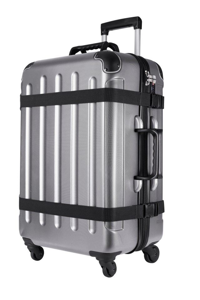 Even when fully loaded, the suitcase weighs less than 22 kilos, which means no overweight luggage fees 