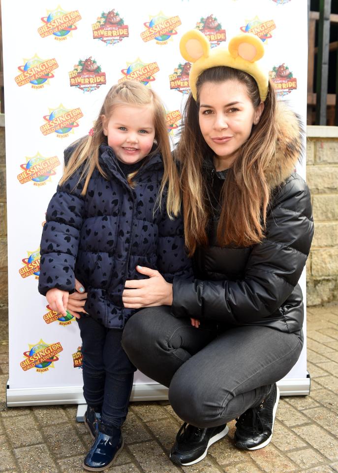  Imogen Thomas posed for snaps with her daughter