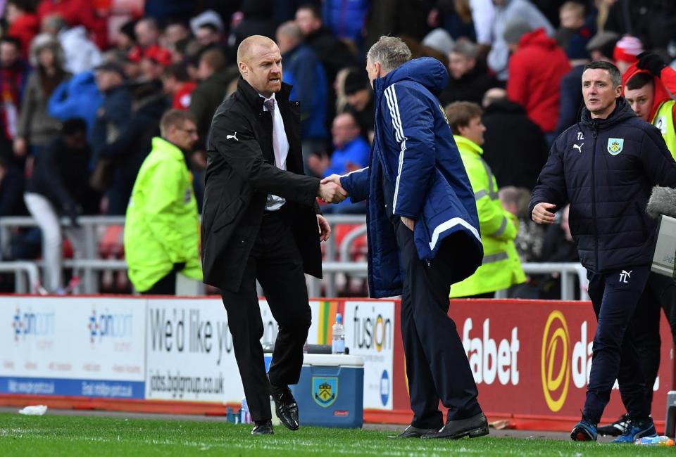  Sunderland manager David Moyes and Burnley manager Sean Dyche shake hands after the game