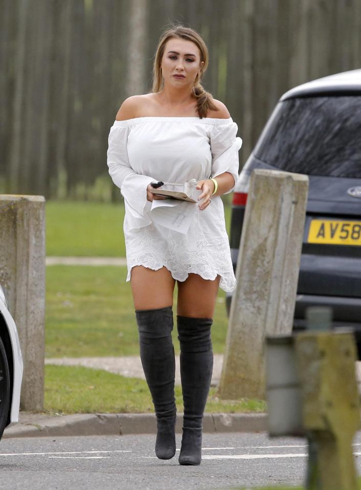  Lauren Goodger dressed to impress to visit Joey