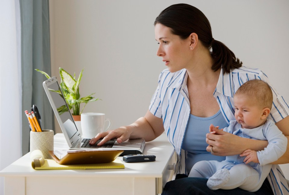 Contractually employed mums in the UK can take up to 52 weeks maternity leave