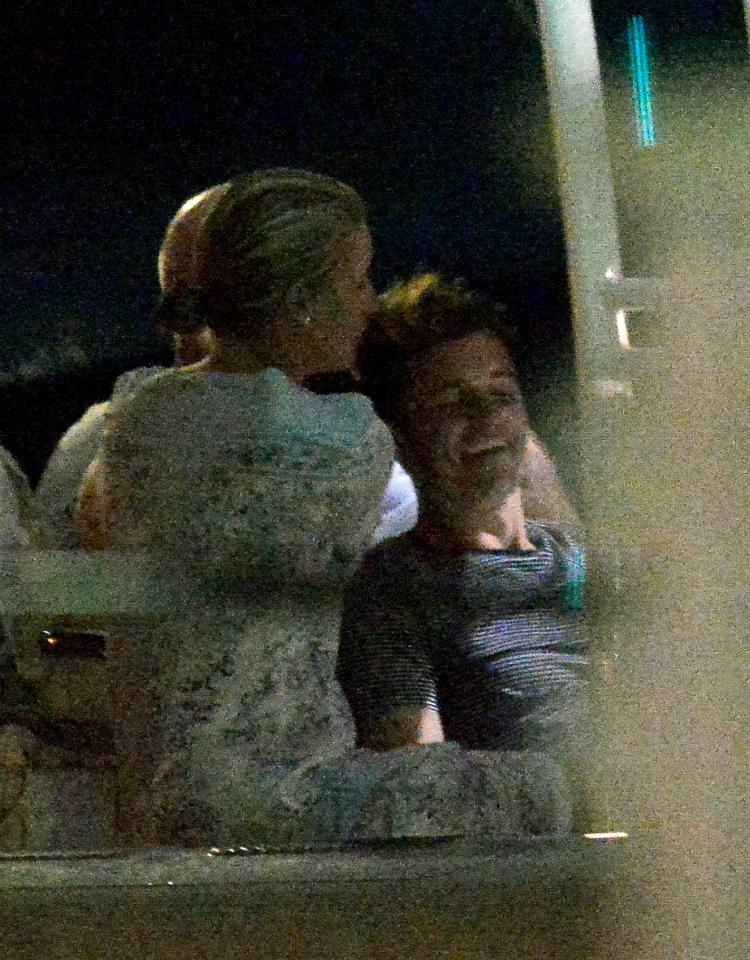 Orlando Bloom, model Kristy Hinze and her family enjoyed dinner together in St. Barts