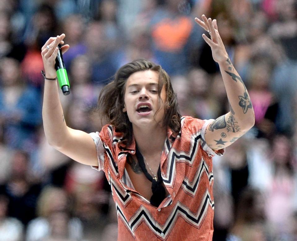  Harry Styles' self-titled debut LP has finally been released