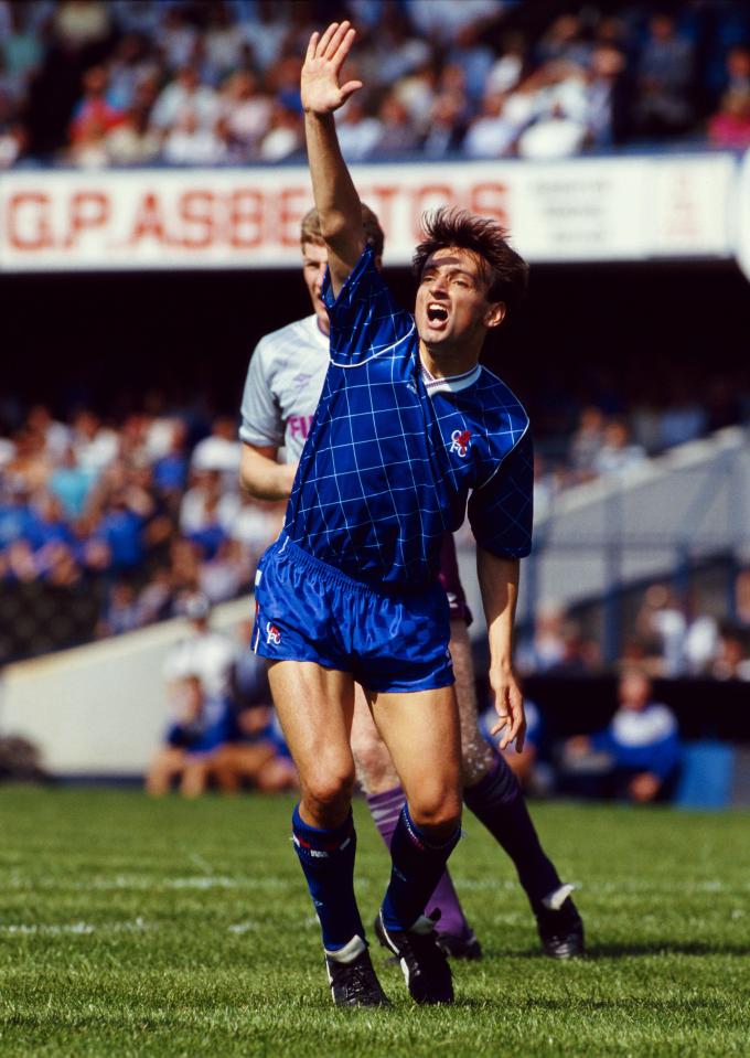  Pat Nevin appears in Chelsea's diamond shirt in 1987