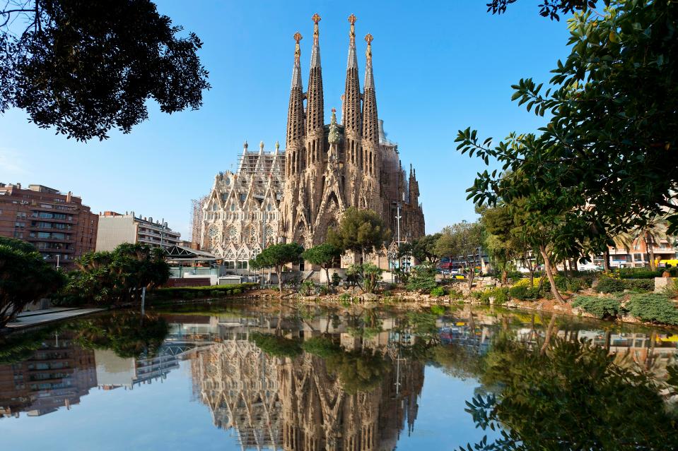  The Basilica of the Sagrada Familia in Barcelona is the first place in the world to get more than 100,000 traveller reviews on TripAdvisor