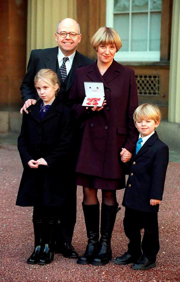  Victoria with ex-husband and magician Geoffrey Durham and children