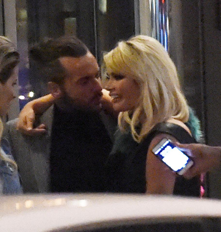  Pete and Chloe were spotted cuddling up outside a club