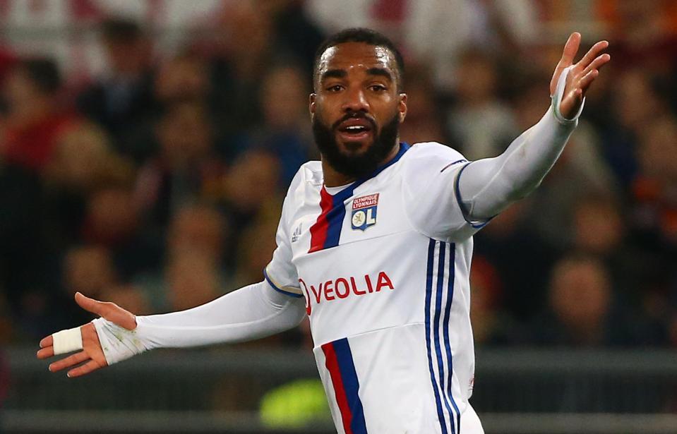  Alexandre Lacazette could be brought in to replace Olivier Giroud