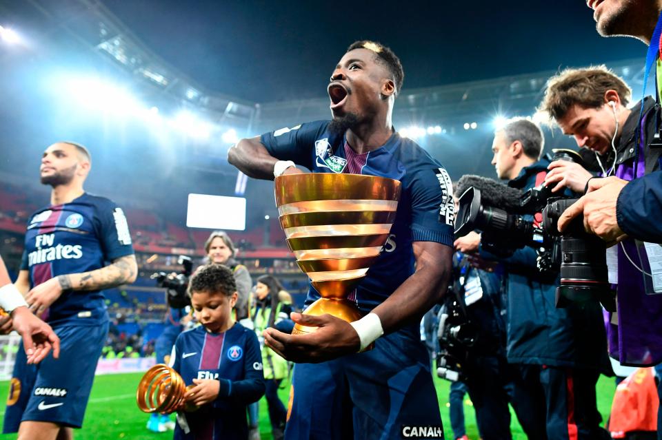  Serge Aurier celebrates winning the French League Cup final against Monaco