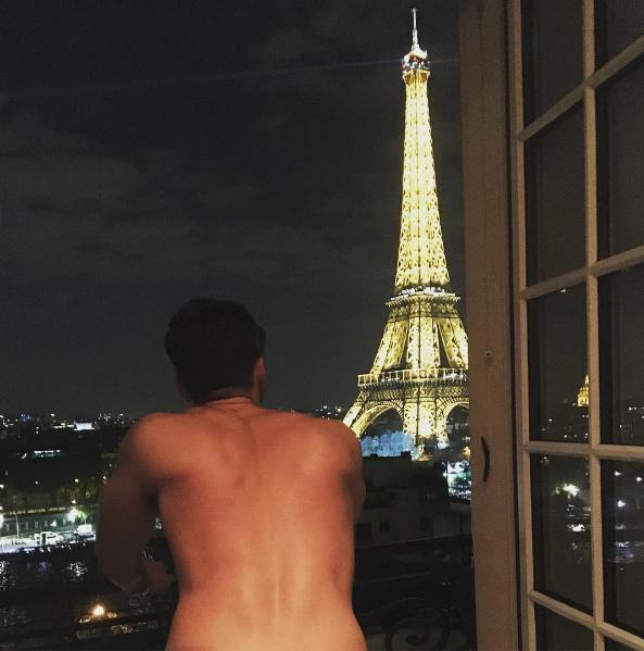  Mark Wright appeared to enjoy the view without ANY clothes