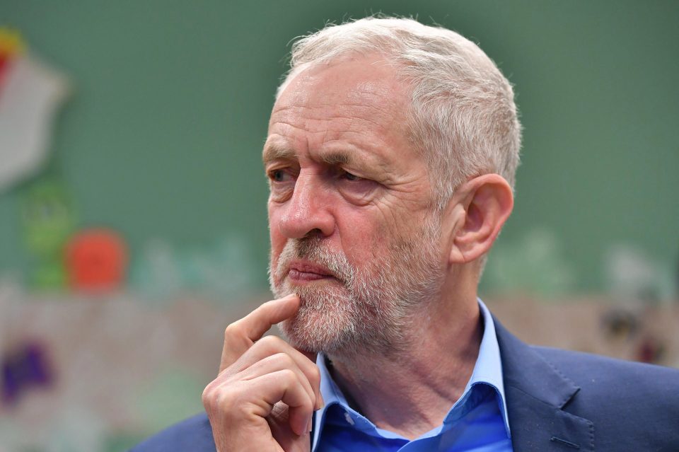  Jeremy Corbyn says that Labour wants the minimum wage to be £10 by 2020